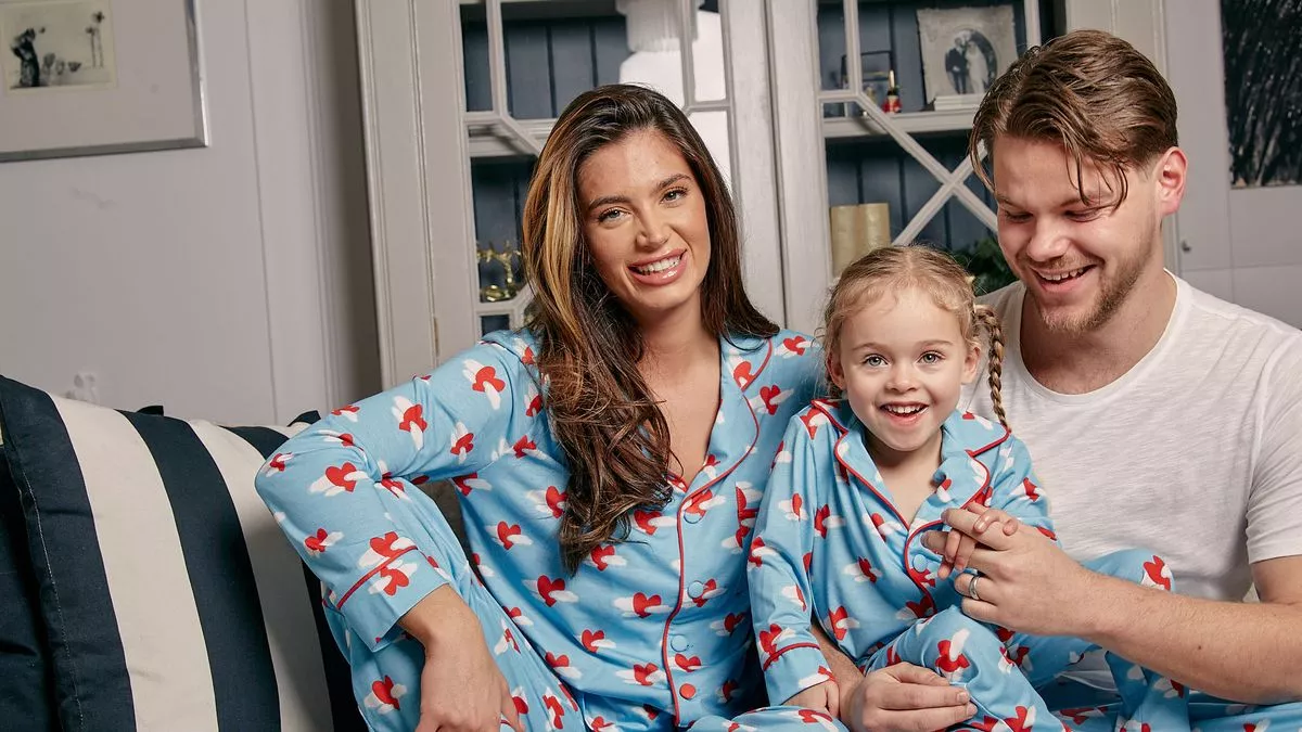 pajamas shop -pajamas shop 0 Heart Jersey family shot